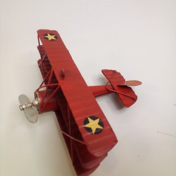 Vintage World War 1 Tri-Plane Airplane Metal Red Decor Model 6" x 6" - Picture 5 of 13